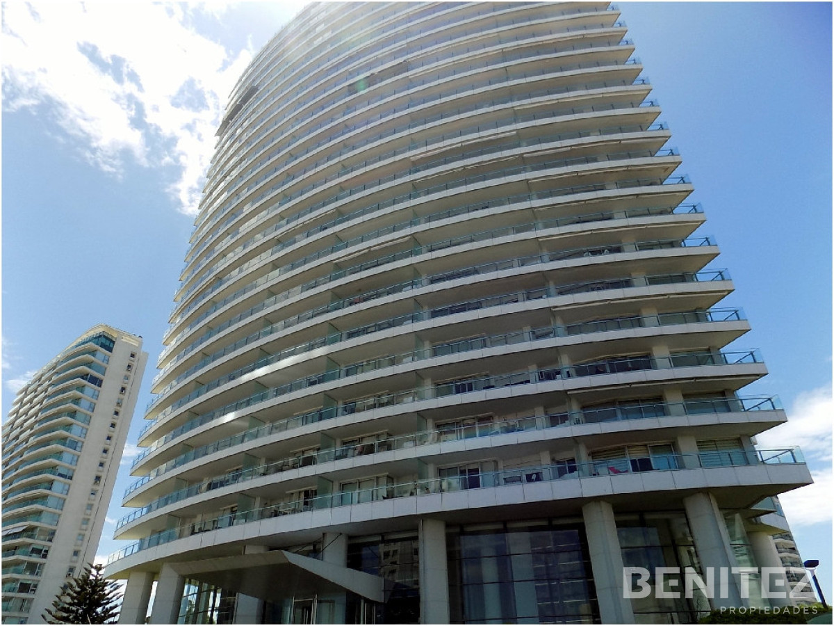 Apartamento ID.5998 - Seasons Tower piso alto! 2 dormitorios con espectacular vista. Playa Mansa