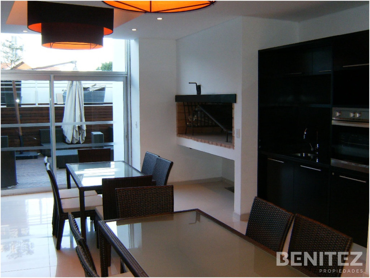 Apartamento ID.5998 - Seasons Tower piso alto! 2 dormitorios con espectacular vista. Playa Mansa