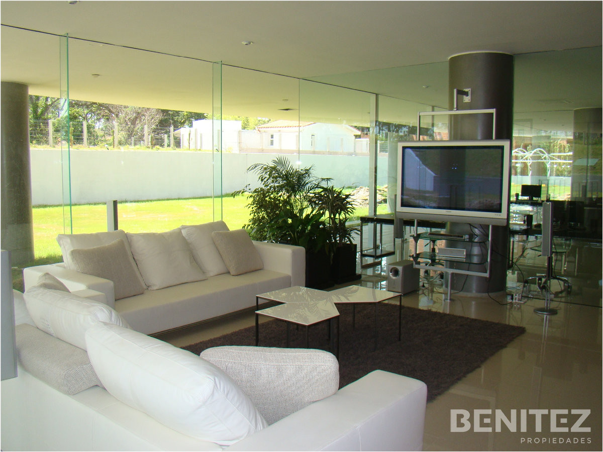 Apartamento ID.9700 - Tressesenta. Excelente apartamento de 2 dormitorios con enorme balcón.