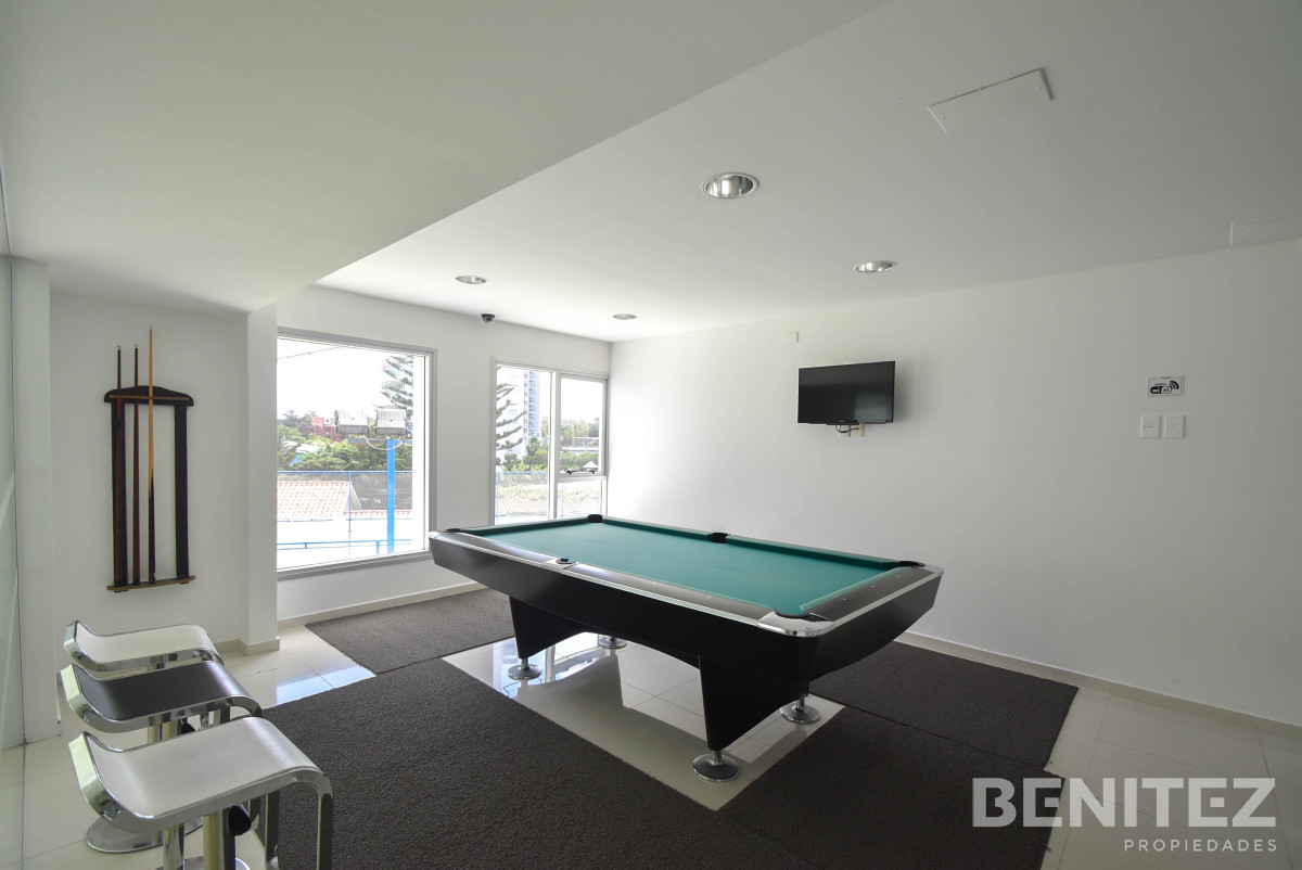 Apartamento ID.5998 - Seasons Tower piso alto! 2 dormitorios con espectacular vista. Playa Mansa