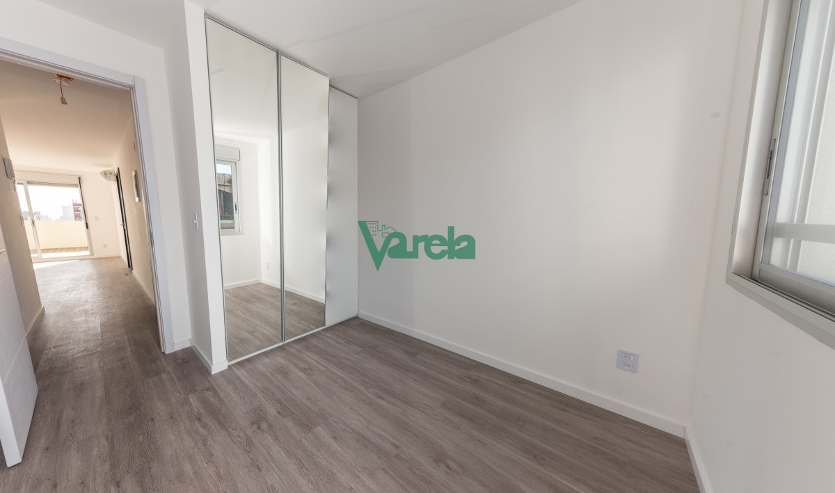 Apartamento ID.21375 - venta apartamento 2 dormitorios penthouse amueblado terraza amplia con parrillero centro a estrenar
