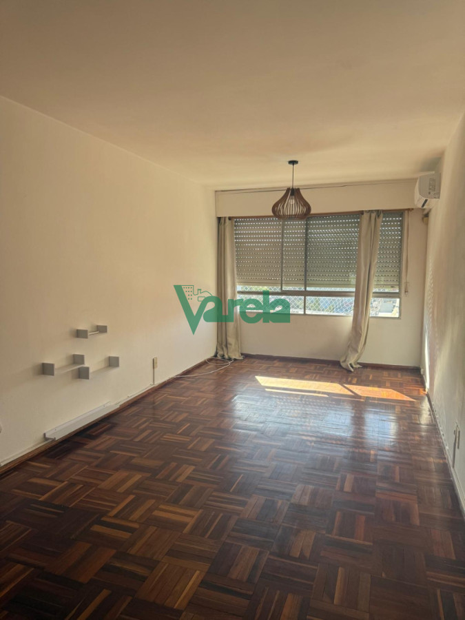 Apartamento ID.23051 - Alquiler Apartamento 3 dormitorios luminoso pocitos