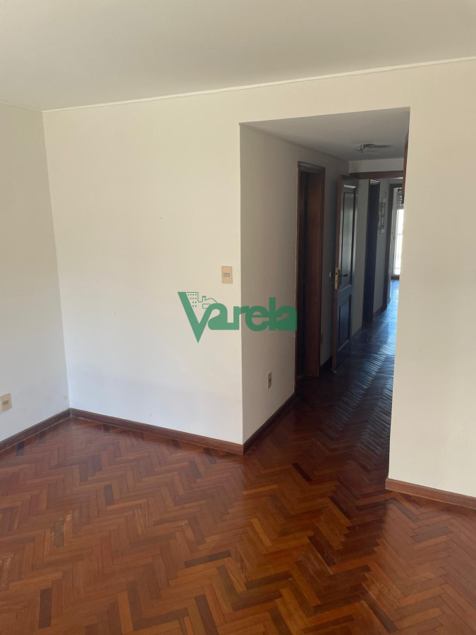 Apartamento ID.21871 - Venta apartamento Malvín 2dorm amplio,2 baños, gje, finas terminaciones
