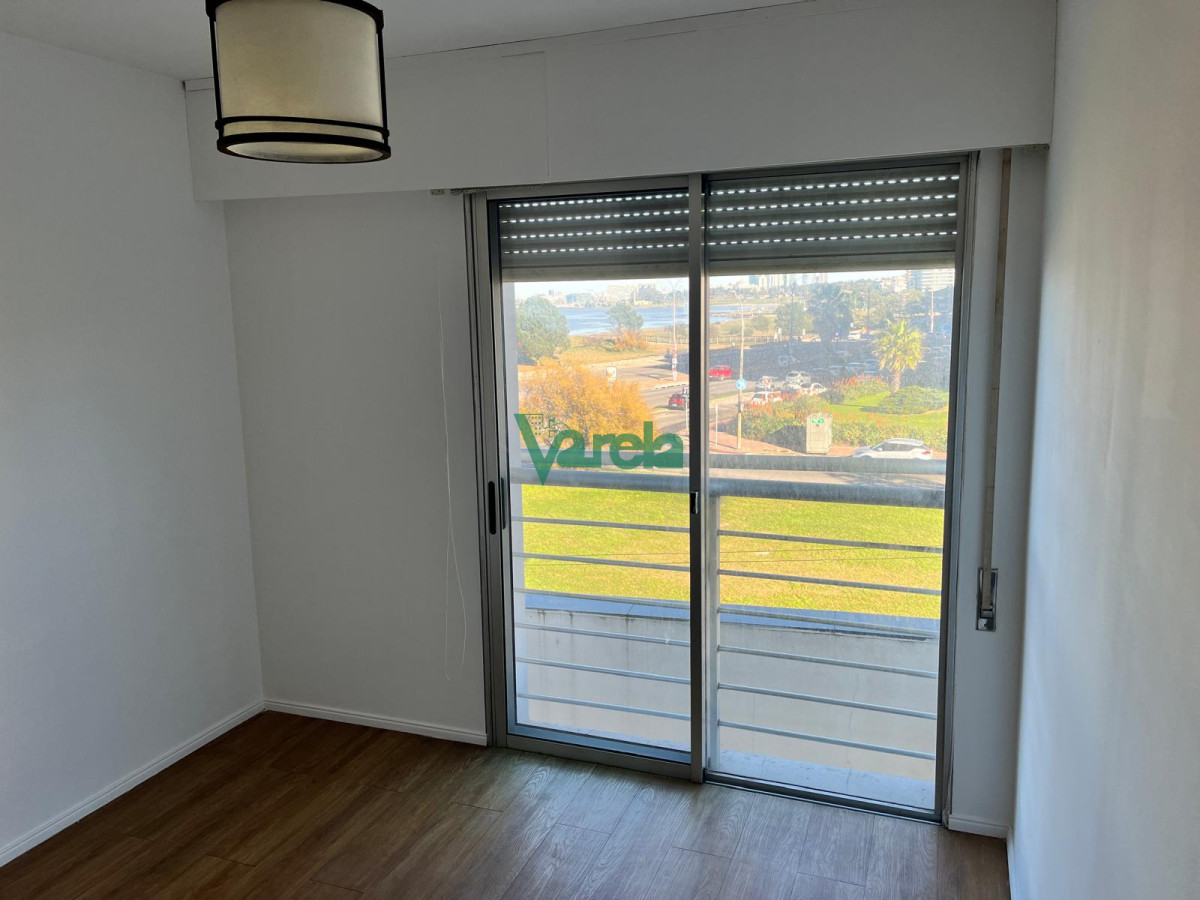 Apartamento ID.22226 - Venta apartamento, Malvin,1 dorm,1baño, gge.bcoa, gym, laumdry, vista al mar!!!!!