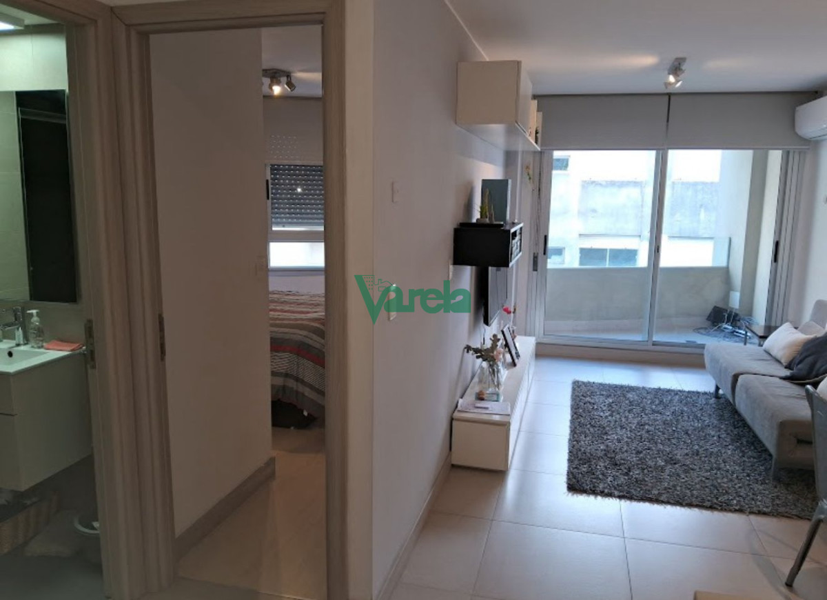 Apartamento ID.22748 - Alquiler Apartamento 1 Dormitorio Pocitos Porteria Piscina Amueblado