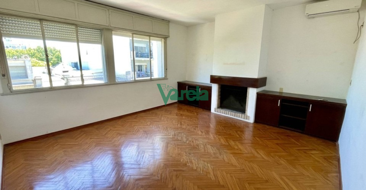 Apartamento ID.22728 - Venta de 2 apartamentos en Cordon, uno de 3 dormitorios y un monoambiente