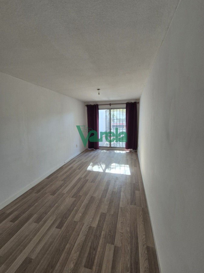 Apartamento ID.23043 - Venta de apartamento, Pocitos, 1 dormitorio con terraza y patio