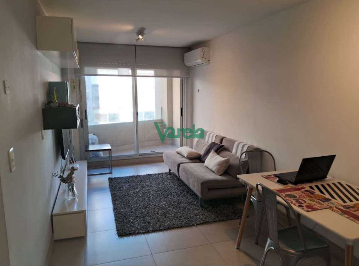 Apartamento ID.22748 - Alquiler Apartamento 1 Dormitorio Pocitos Porteria Piscina Amueblado