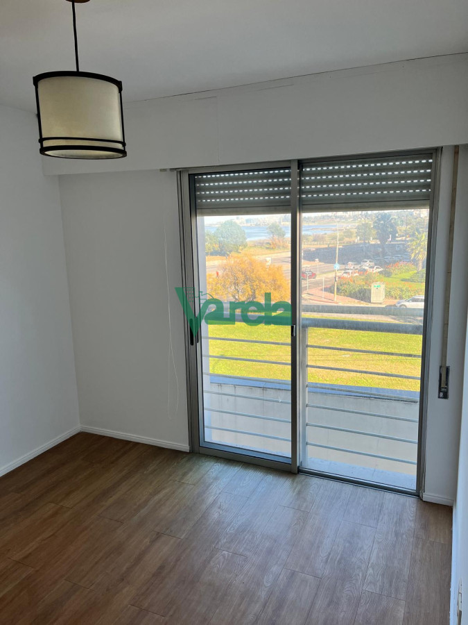 Apartamento ID.22226 - Venta apartamento, Malvin,1 dorm,1baño, gge.bcoa, gym, laumdry, vista al mar!!!!!