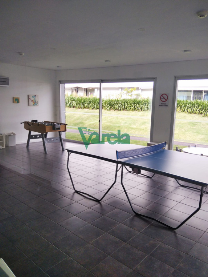 Apartamento ID.22827 - Venta apartamento Carrasco 2 dormitorios 2 baños, garaje doble