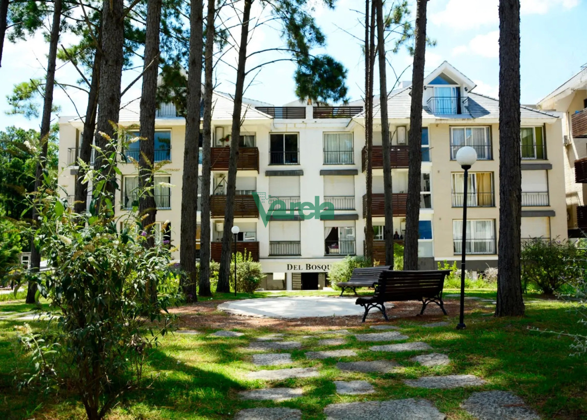 Apartamento ID.22215 - Venta apartamento en Háras de Lago, sobre Interbalnearia proimo a Car One