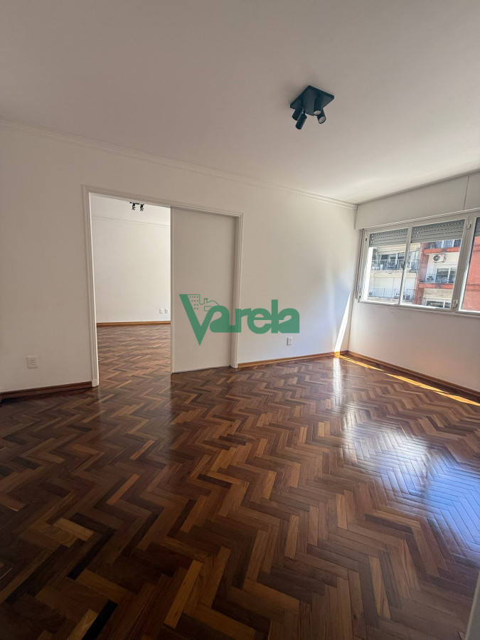 Apartamento ID.22868 - Venta Apartamento 3 dormitorios 3 baños servicio Pocitos Rambla Garage
