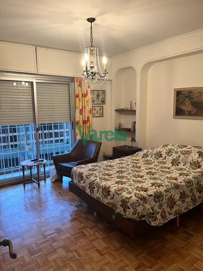 Apartamento ID.21720 - VENTA APARTAMENTO POCITOS, Rambla  220 m2,3dorm, 4 baños y gge