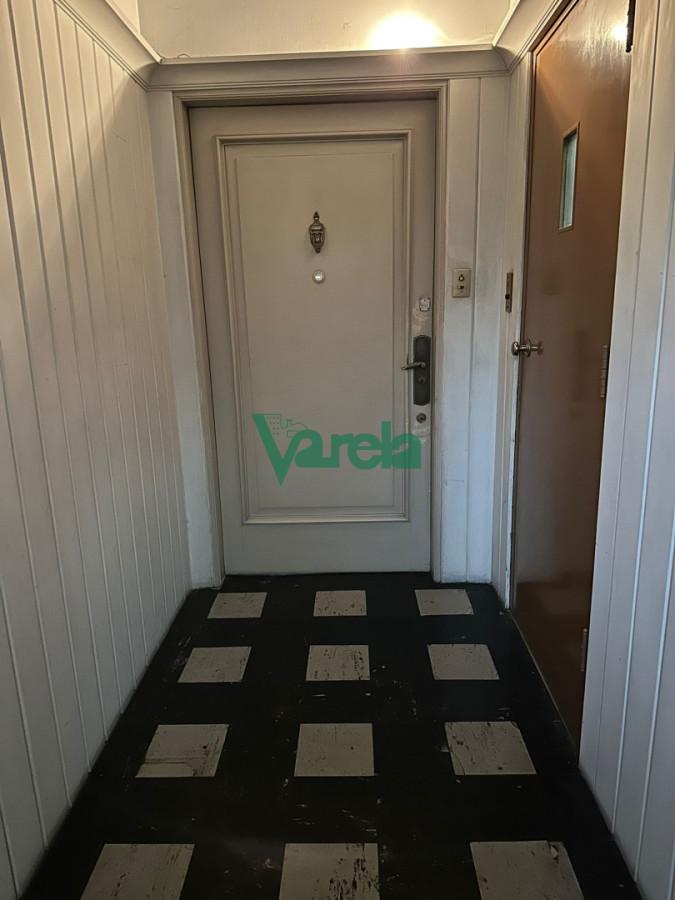 Apartamento ID.22907 - Venta apartamento Punta Carretas 3 dormitorios, servicio, terraza, garage