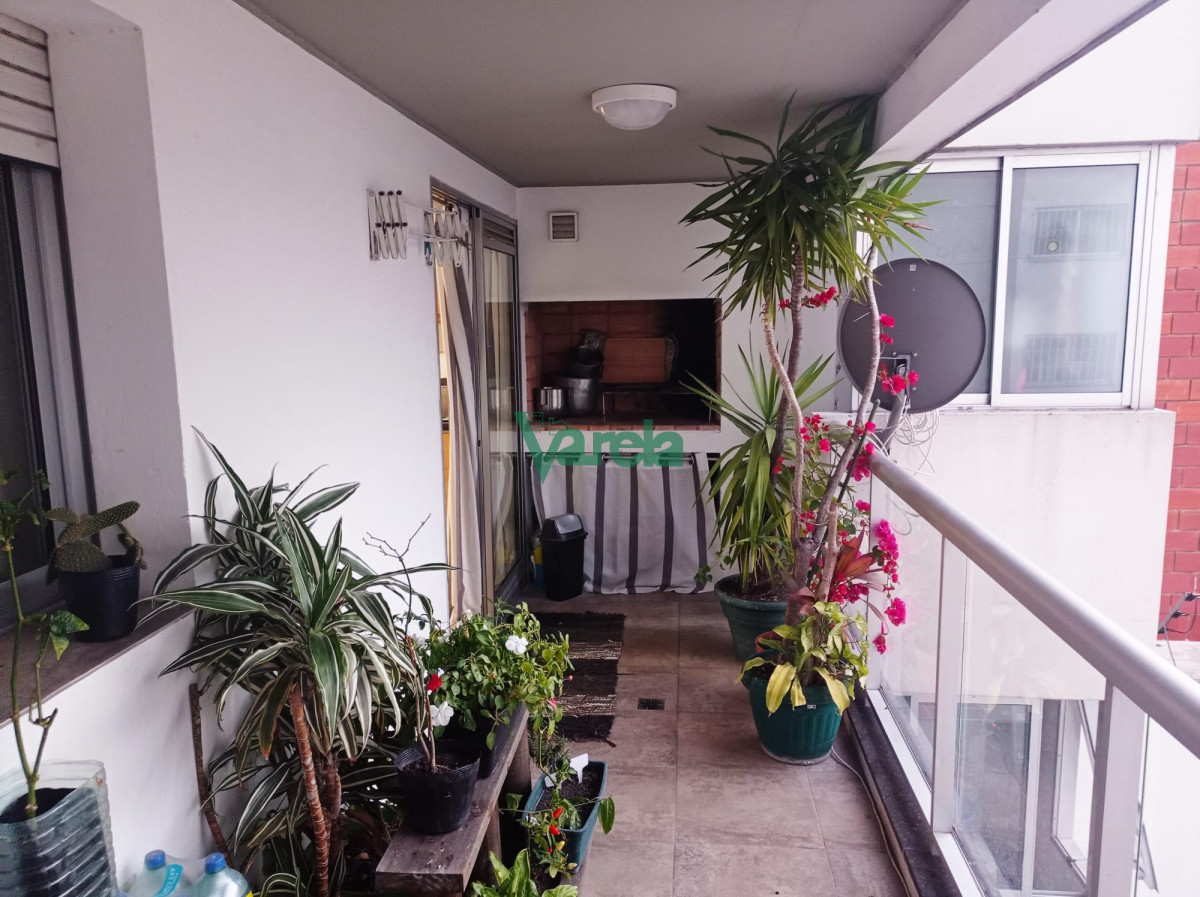 Apartamento ID.21254 - Venta apartamento Pocitos 3 dorm 4 baños, piso entero, parrillero propio, gge x 2