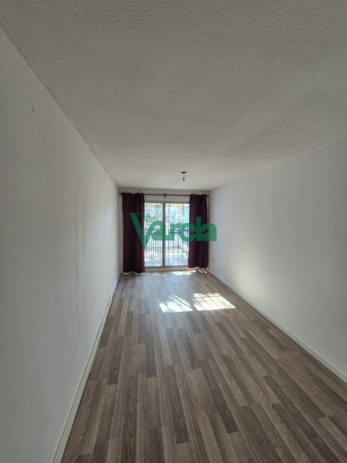 Apartamento ID.23043 - Venta de apartamento, Pocitos, 1 dormitorio con terraza y patio