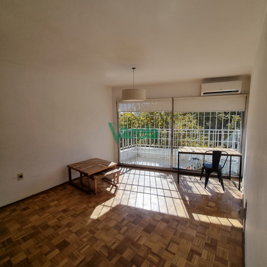 Apartamento ID.21765 - Alquiler apartamento en Pocitos, 1 dormitorio+ 1 dorm de serv, 2 baños