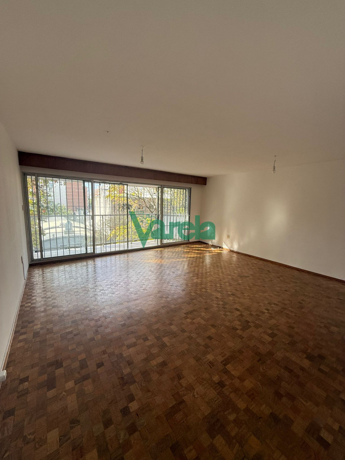 Apartamento ID.22618 - Venta Apartamento 3 Dormitorios Servicio Garage Box Pocitos