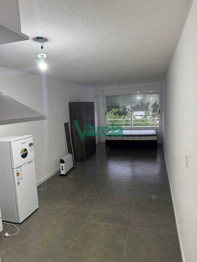 Apartamento ID.21738 - Alquiler apartamento monoambiente Malvin Rivera y C. del Uruguay, totalmente equipado