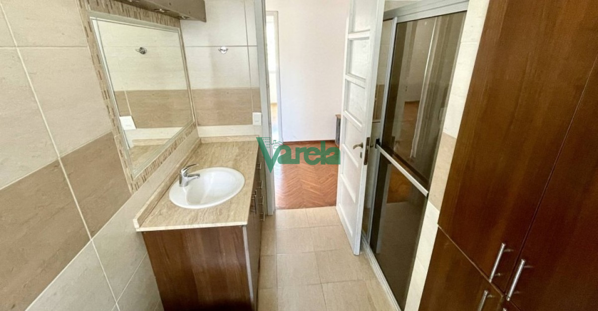 Apartamento ID.22728 - Venta de 2 apartamentos en Cordon, uno de 3 dormitorios y un monoambiente