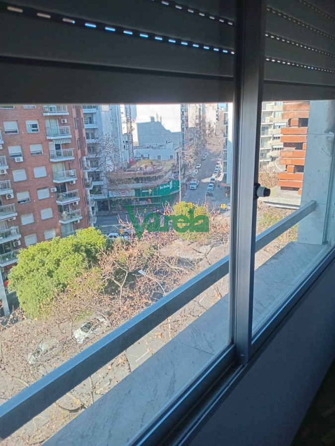 Apartamento ID.20746 - Venta de apartamento en Tres Cruces, 2 dorm y medio, piso alto, porteria 24 hrs