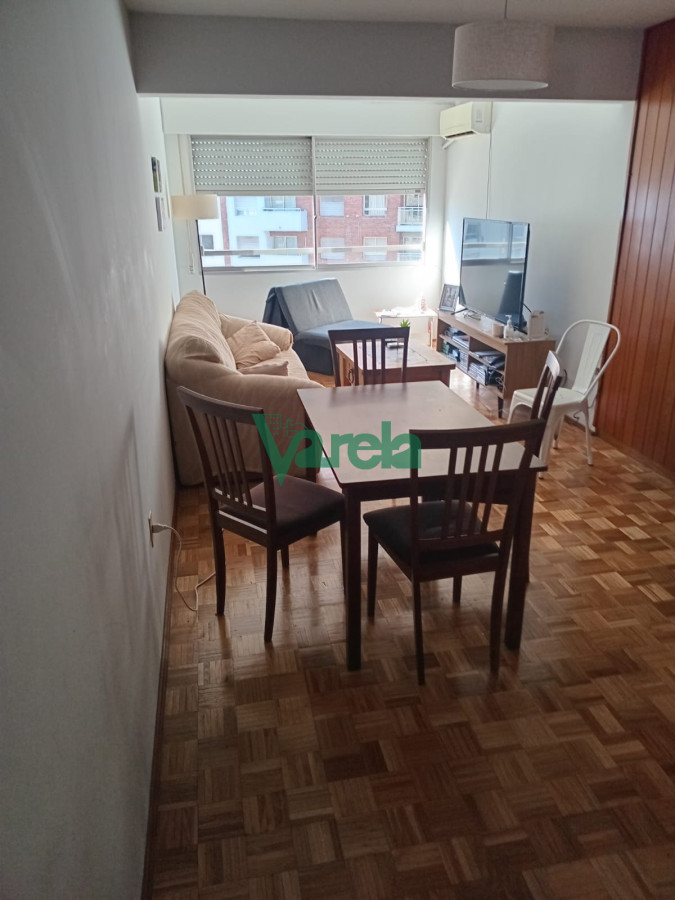 Apartamento ID.20746 - Venta de apartamento en Tres Cruces, 2 dorm y medio, piso alto, porteria 24 hrs