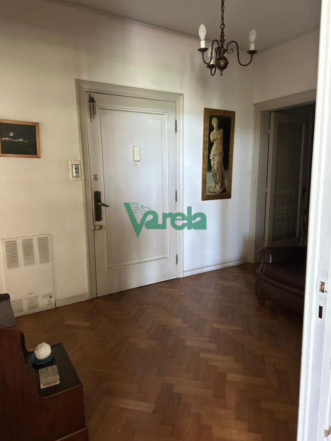 Apartamento ID.22907 - Venta apartamento Punta Carretas 3 dormitorios, servicio, terraza, garage