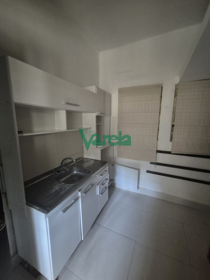 Apartamento ID.22246 - Venta oficina 18 de Julio esq Wilson Ferreira