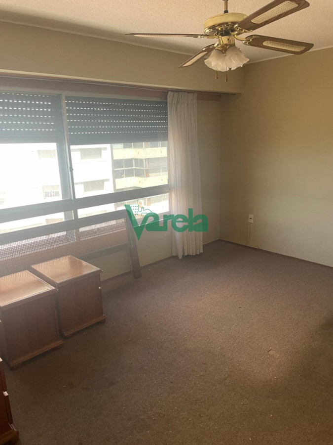 Apartamento ID.22881 - Venta apartamento ,Pocitos Nuevo,3 dormitorios y servicio,4baños,2 garajes, vista única