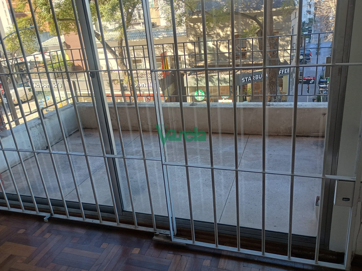 Apartamento ID.22725 - Alquiler Apartamento 3 Dormitorios servicio garage punta carretas