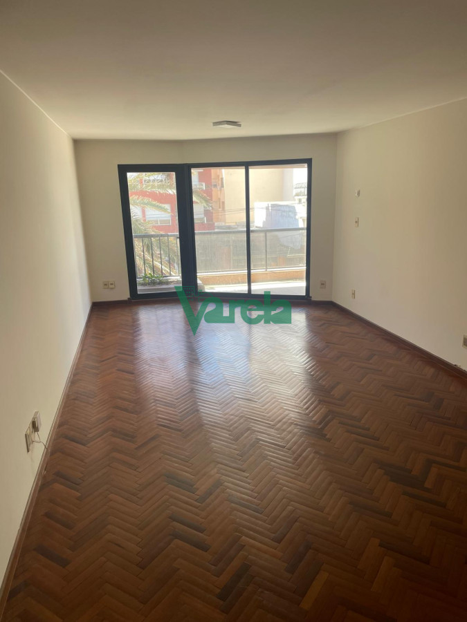 Apartamento ID.21871 - Venta apartamento Malvín 2dorm amplio,2 baños, gje, finas terminaciones