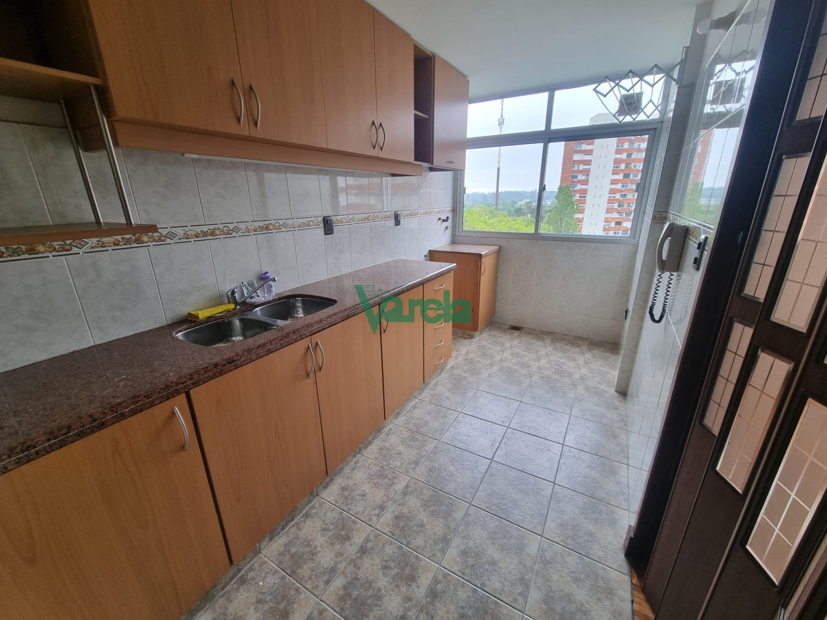 Apartamento ID.21982 - Apartamento venta, Parque Posadas Prado, 4 dormitorios 2 baños