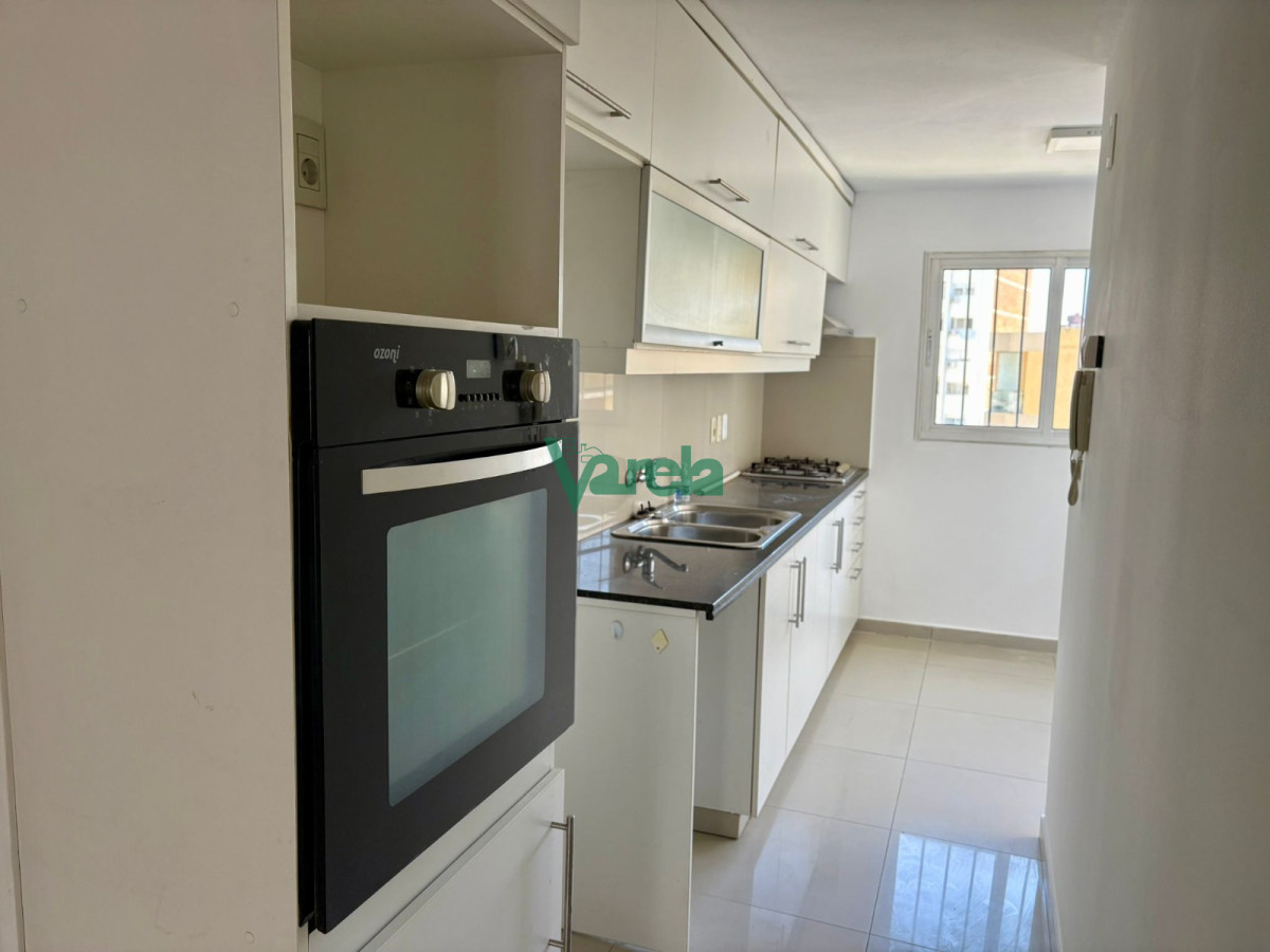 Apartamento ID.22847 - Apartamento en alquiler Pocitos, tres dormitorios 2 baños y garage