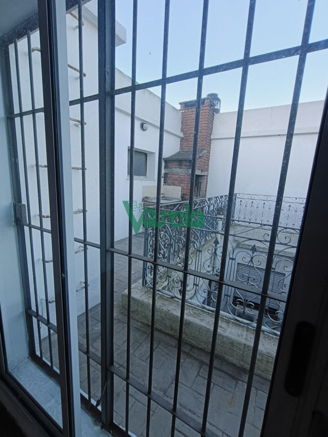 Apartamento ID.22728 - Venta de 2 apartamentos en Cordon, uno de 3 dormitorios y un monoambiente