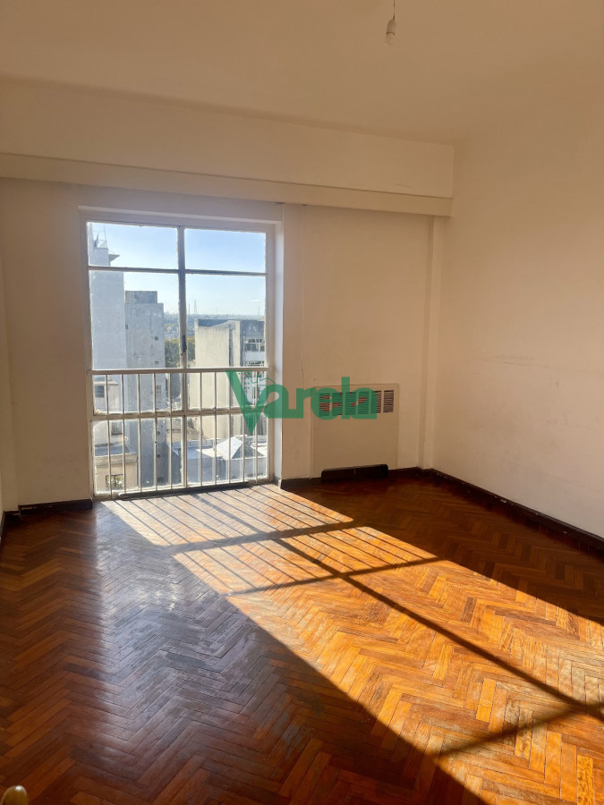 Apartamento ID.22833 - Apartamento alquiler Cordon sobre 18 de Julio 3 dormitorios y serv