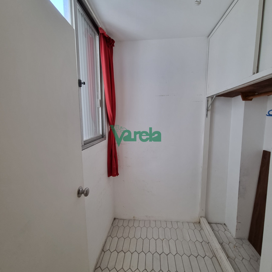 Apartamento ID.21765 - Alquiler apartamento en Pocitos, 1 dormitorio+ 1 dorm de serv, 2 baños