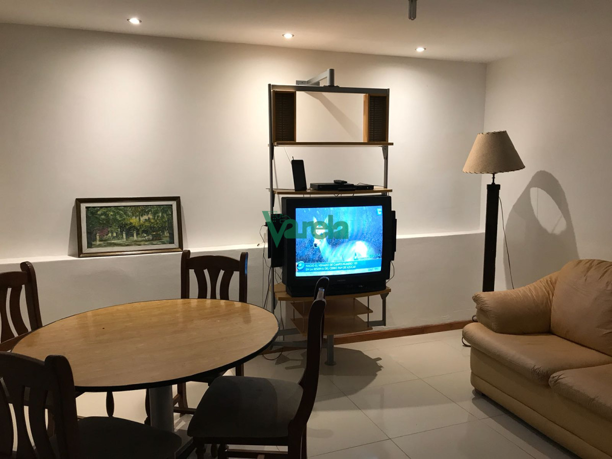 Apartamento ID.22622 - Venta  apartamento, Palermo, 2dormitorios, 2 baños, impecable, planta baja, luminoso a metros de la Rambla