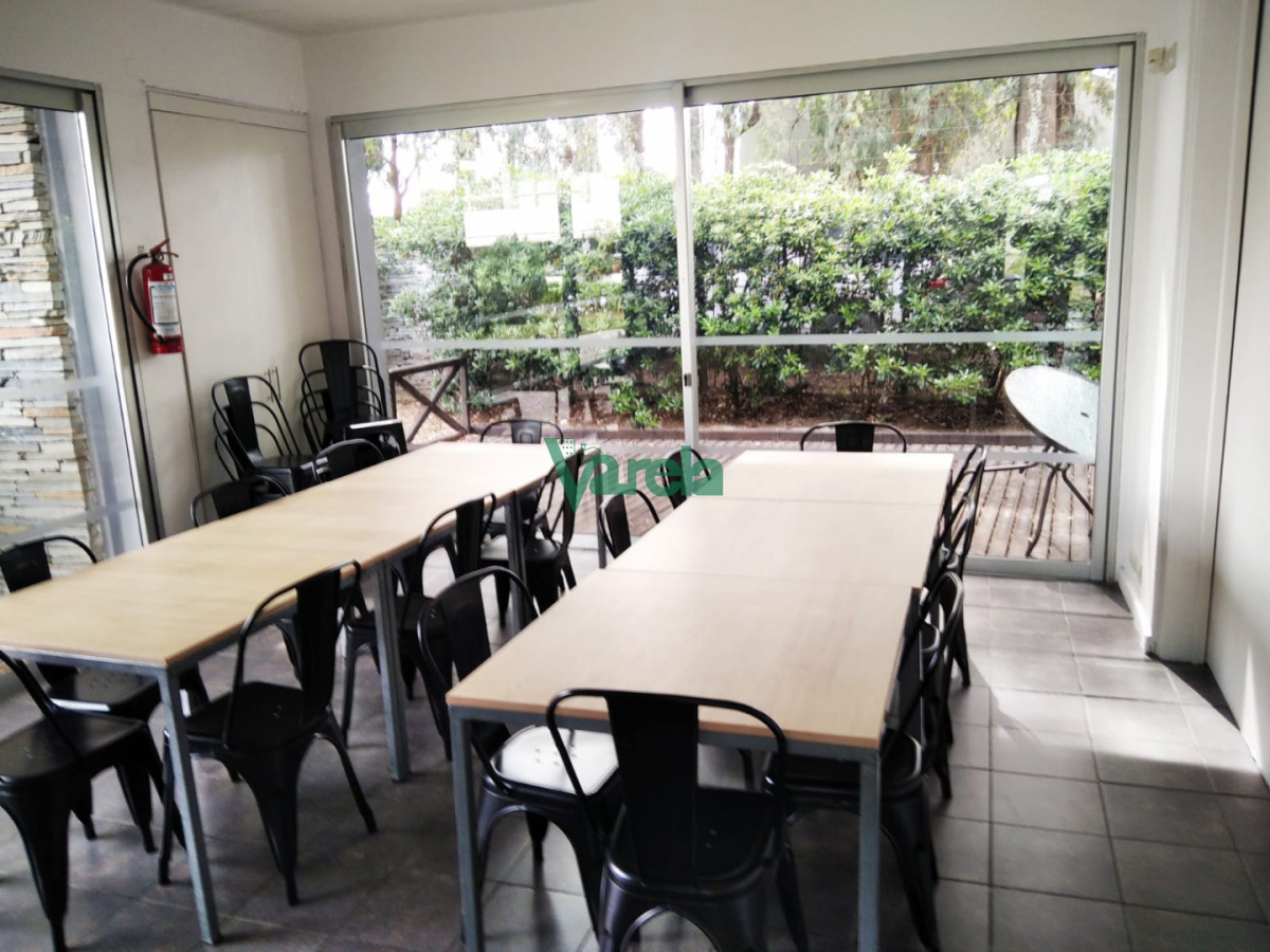 Apartamento ID.22827 - Venta apartamento Carrasco 2 dormitorios 2 baños, garaje doble