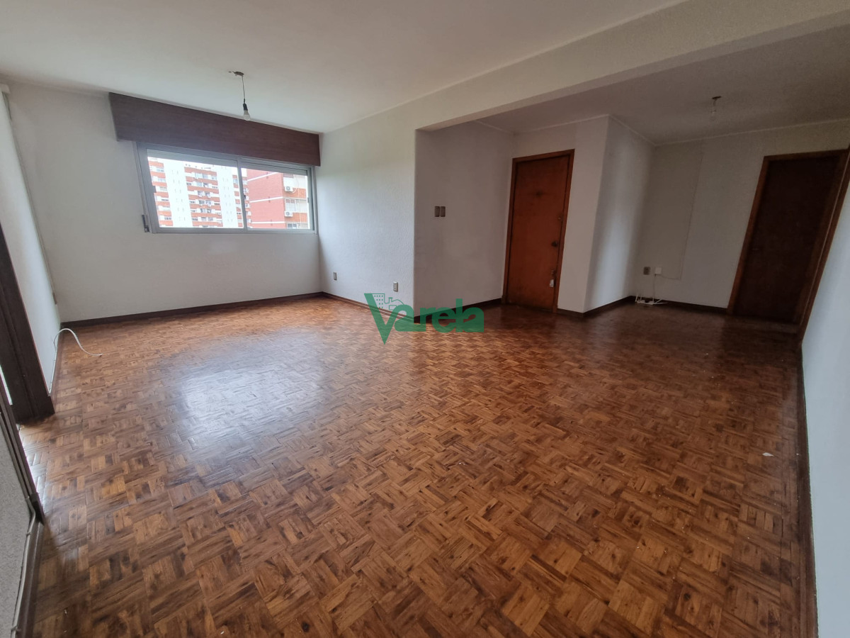 Apartamento ID.21982 - Apartamento venta, Parque Posadas Prado, 4 dormitorios 2 baños