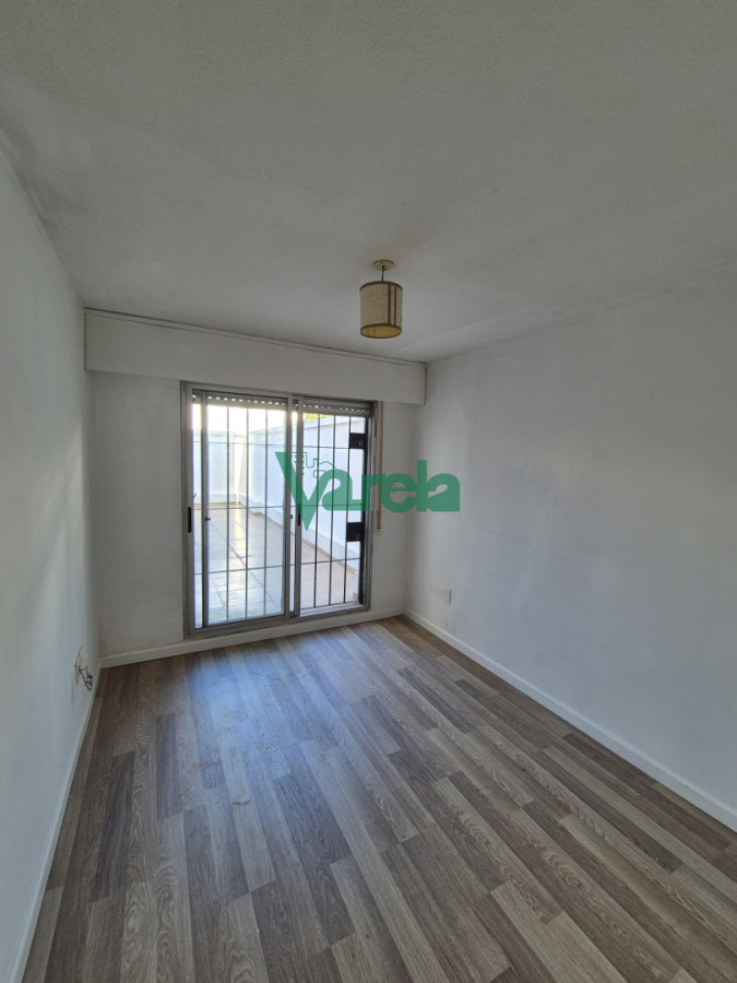 Apartamento ID.23043 - Venta de apartamento, Pocitos, 1 dormitorio con terraza y patio