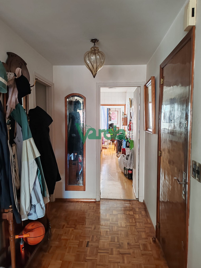 Apartamento ID.22572 - Venta apartamento Pocitos, 3 dormitorios, servicio, 3 baños, garage