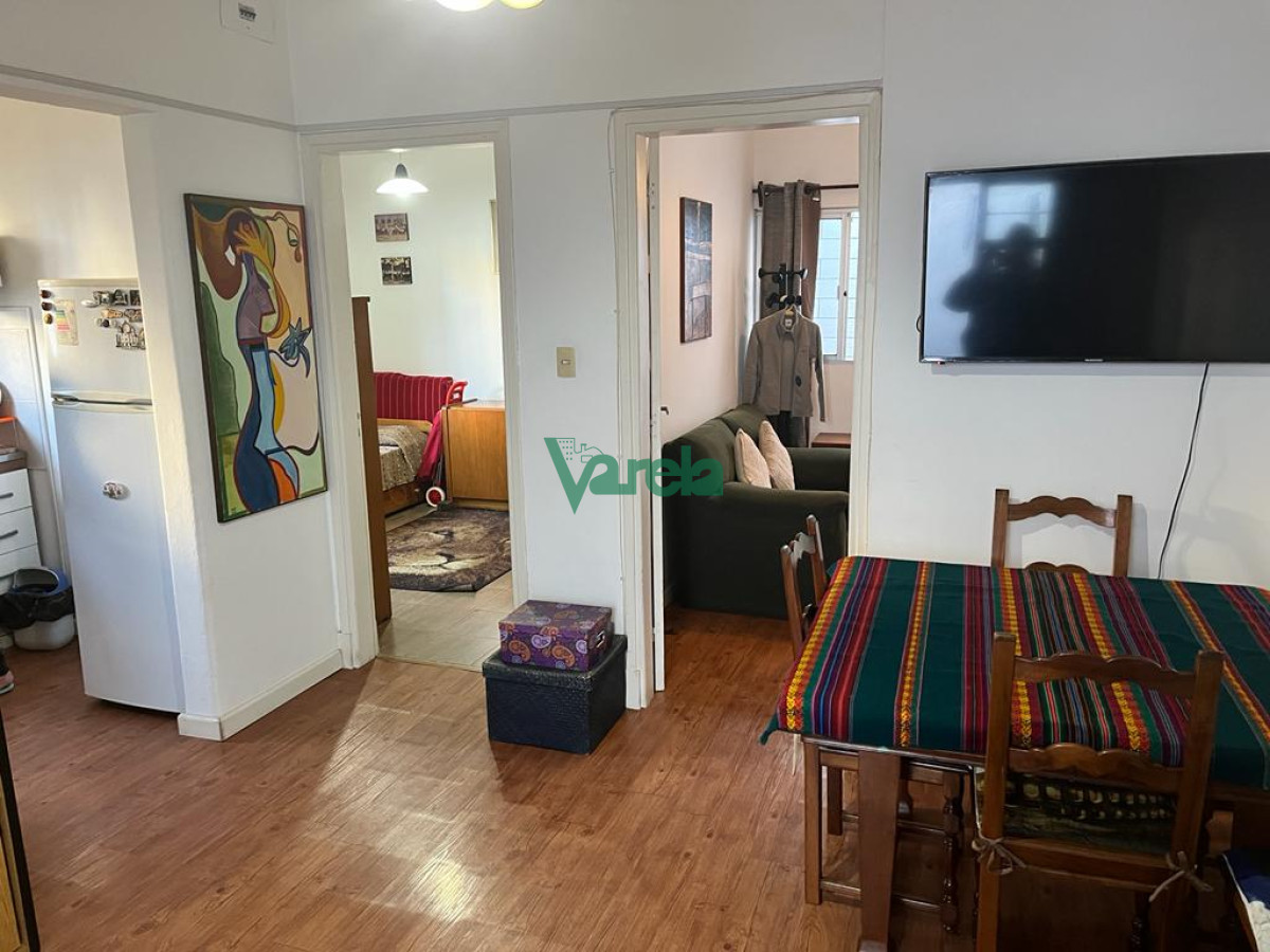 Apartamento ID.21781 - Venta apartamento, Malvín, 2 dorm, 1 baños, patio, a metros de la Rambla