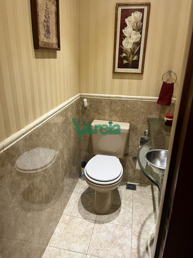 Apartamento ID.21720 - VENTA APARTAMENTO POCITOS, Rambla  220 m2,3dorm, 4 baños y gge