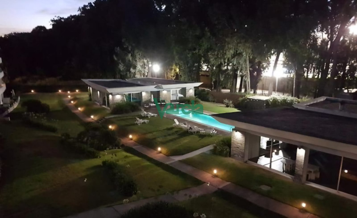 Apartamento ID.22827 - Venta apartamento Carrasco 2 dormitorios 2 baños, garaje doble