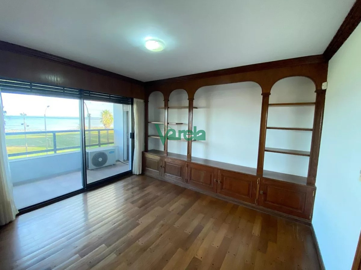 Apartamento ID.22651 - Venta apartamento 5 dormitorios garage 4 baños Punta Carretas