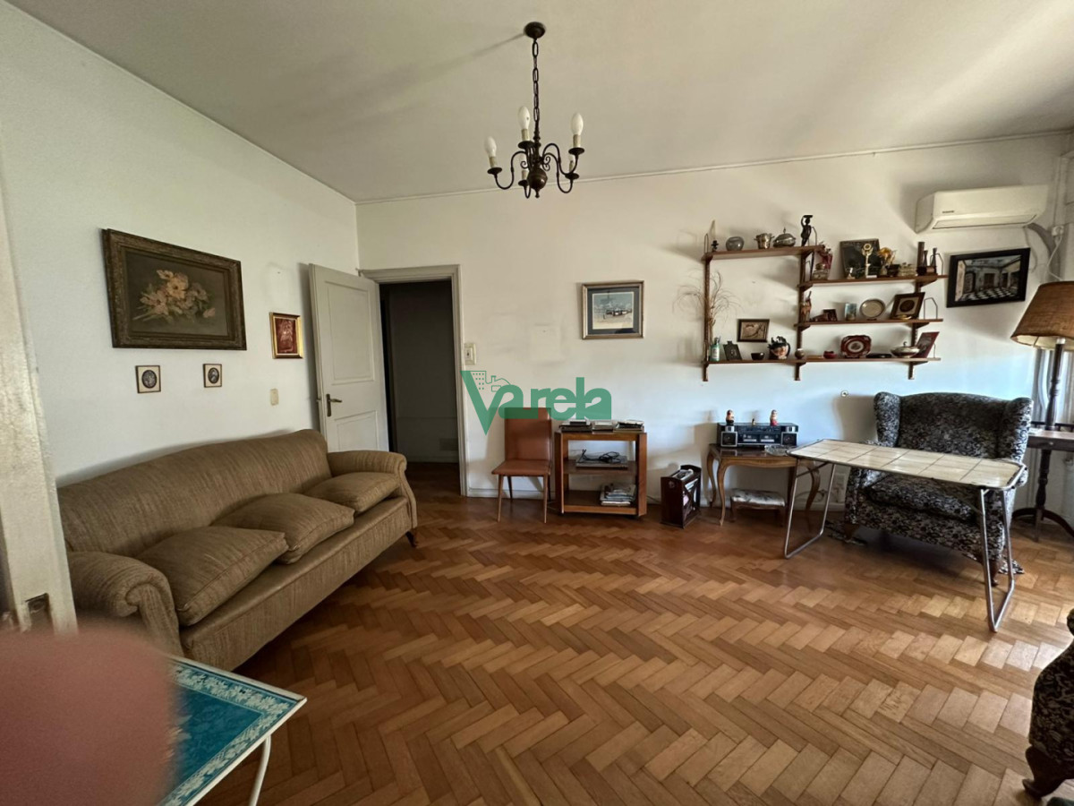 Apartamento ID.22907 - Venta apartamento Punta Carretas 3 dormitorios, servicio, terraza, garage