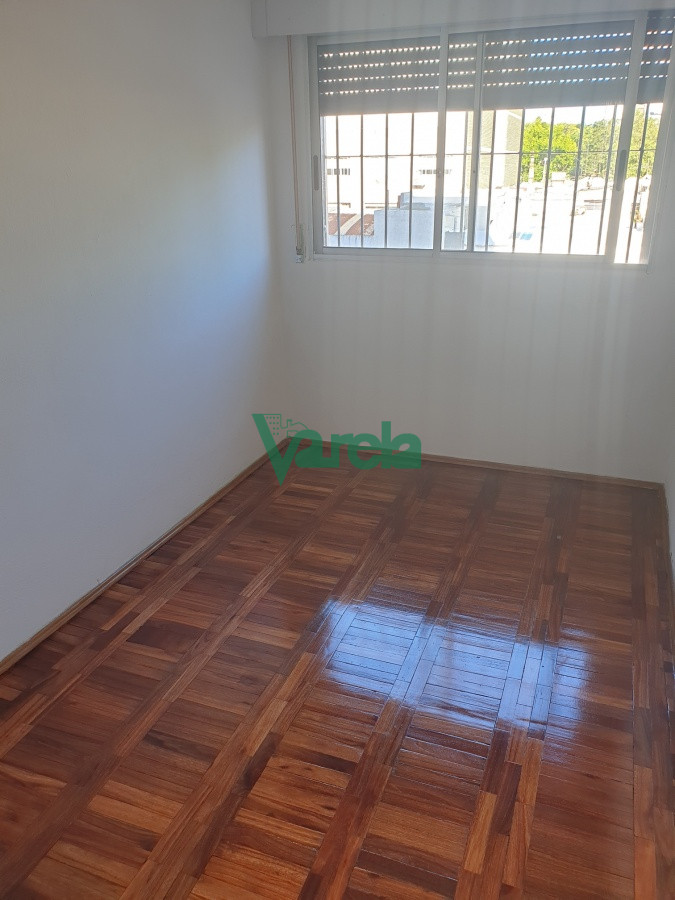 Apartamento ID.21460 - Alquiler apartamento Pocitos, 3 dormitorios, terraza, ascensor