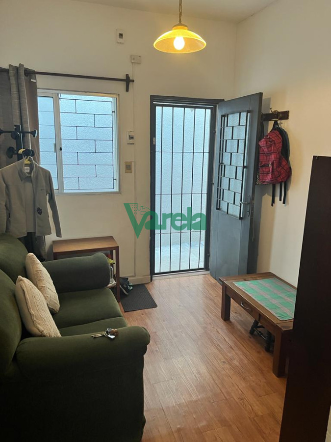 Apartamento ID.21781 - Venta apartamento, Malvín, 2 dorm, 1 baños, patio, a metros de la Rambla