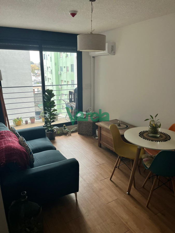 Apartamento ID.22743 - Apartamento en alquiler en La Blanqueada 1 dormitorio, living con terraza, aire acondicionado