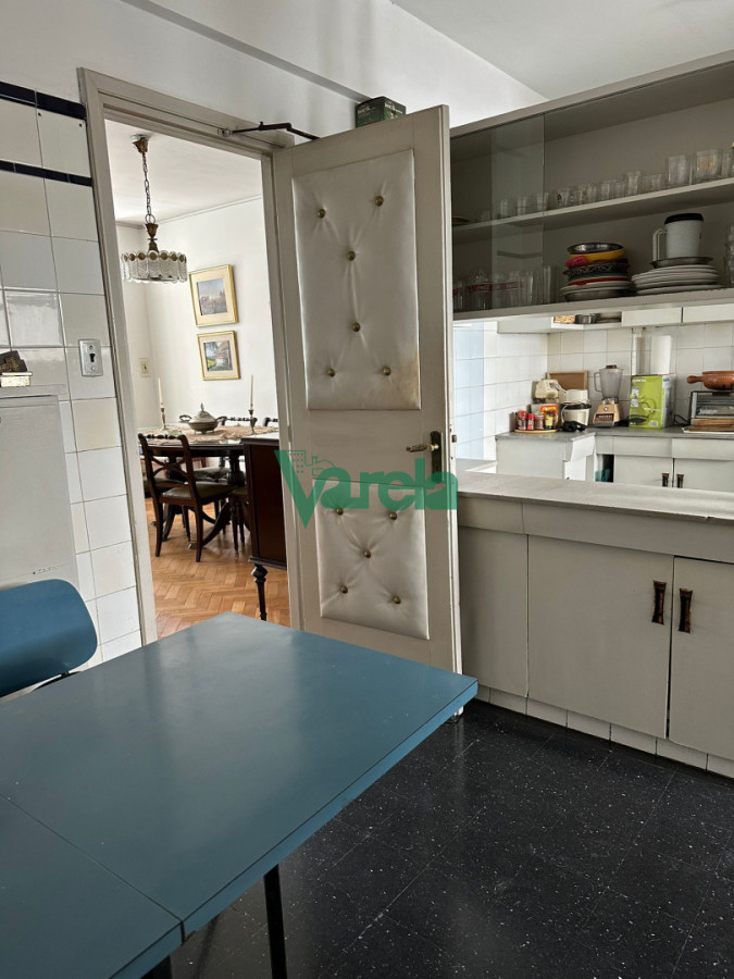 Apartamento ID.22907 - Venta apartamento Punta Carretas 3 dormitorios, servicio, terraza, garage